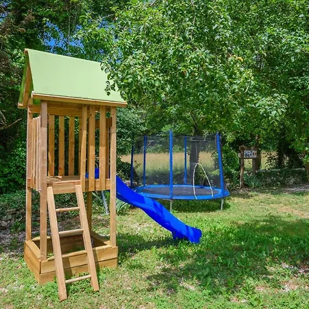 Awesome In With Wifi&4 Bedrooms Žminj