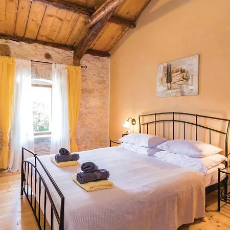 Semesterbostad 4 Bedroom Pet Friendly In