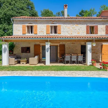 4 Bedroom Pet Friendly In Semesterbostad *